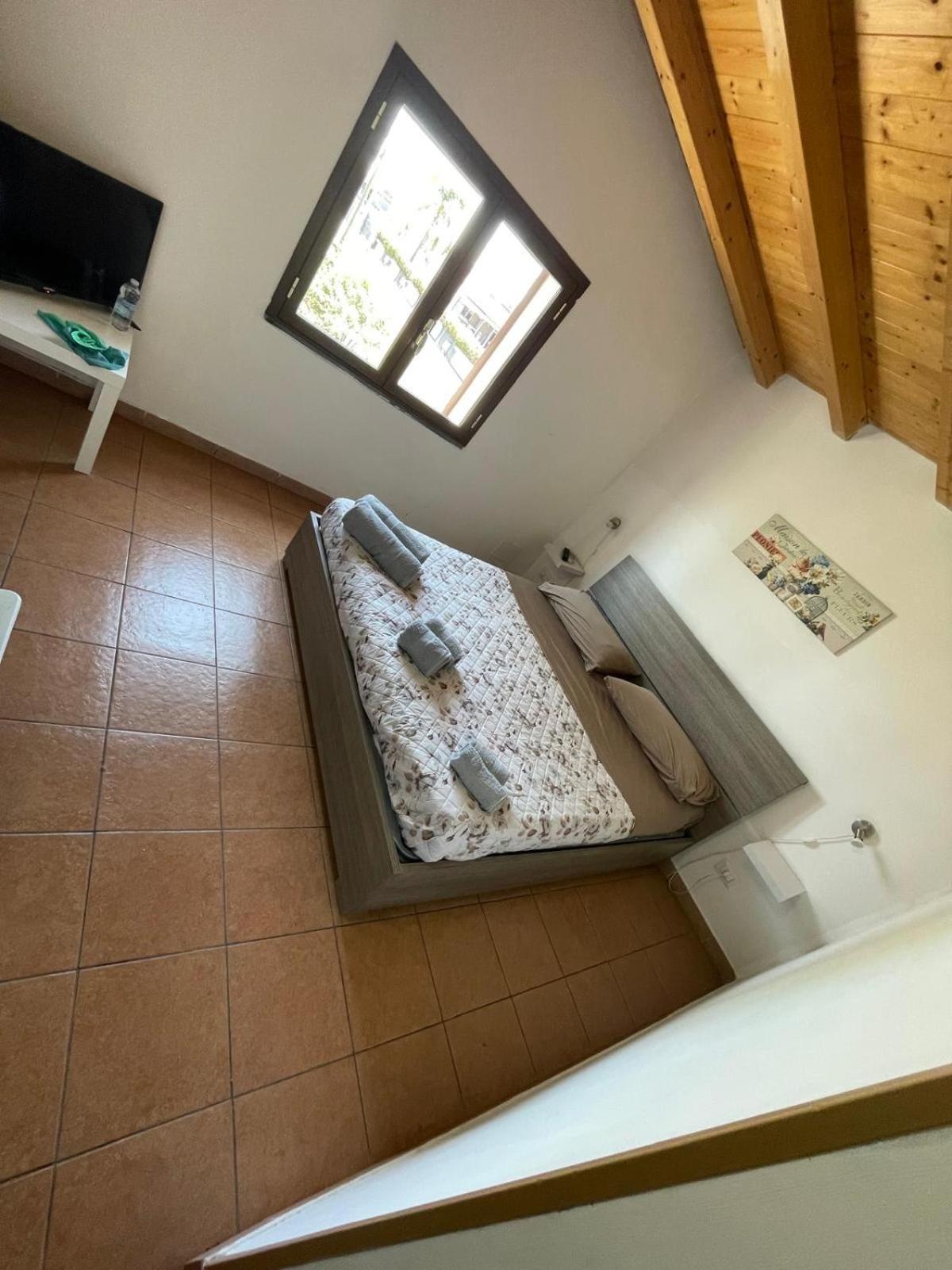 Lavica Airport Catania B&B Luaran gambar